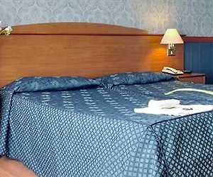 The Boutique 3*, Rom Italien